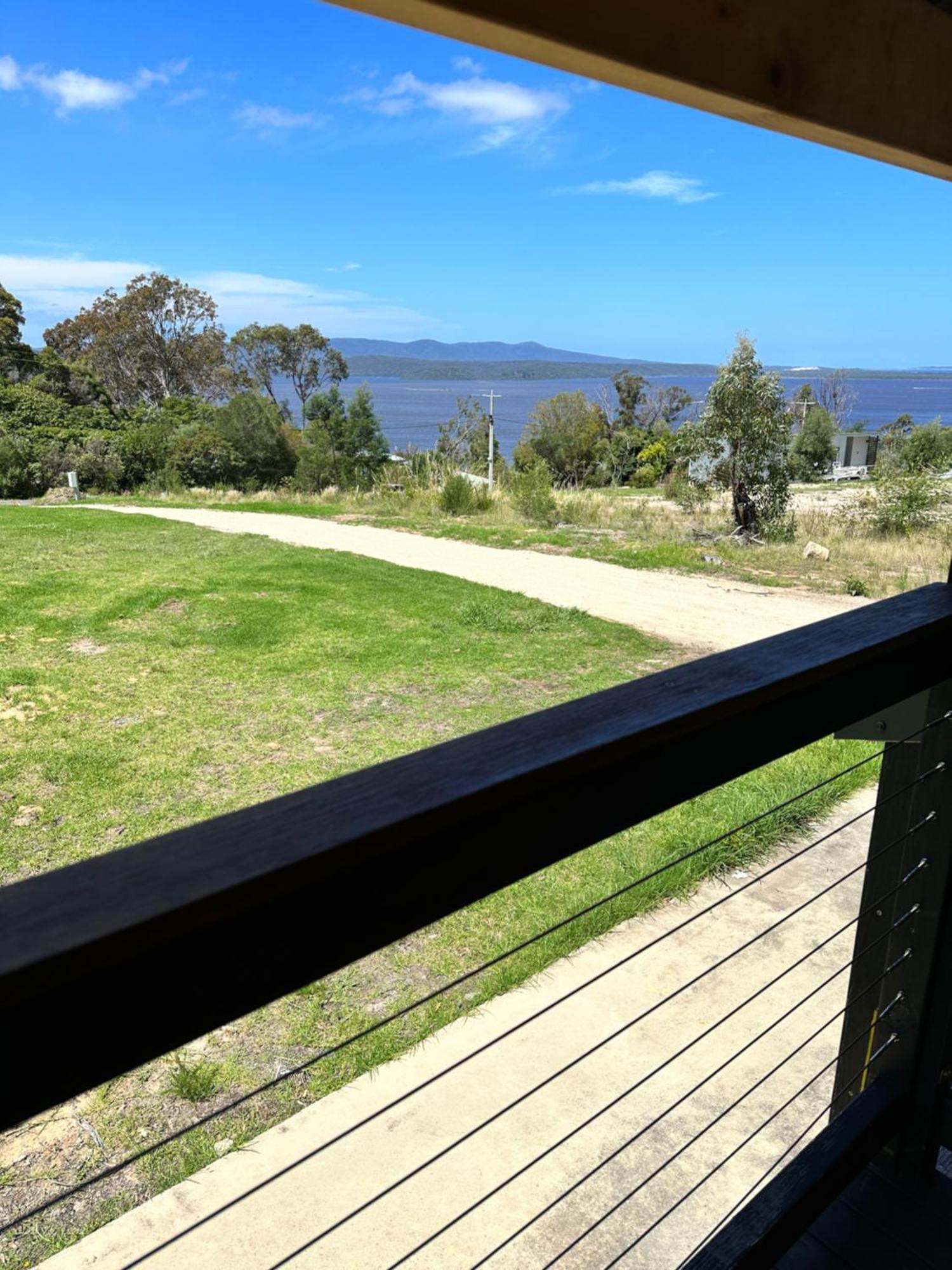 Ocean Breeze Tiny House - Ocean And Lake View Mallacoota Esterno foto