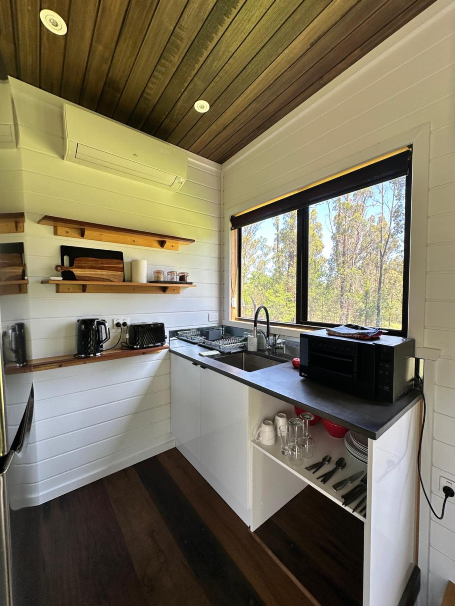 Ocean Breeze Tiny House - Ocean And Lake View Mallacoota Esterno foto